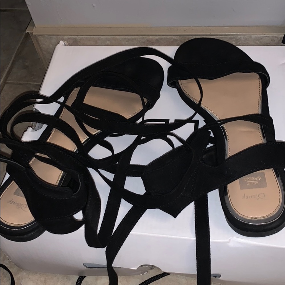 Call it spring sandals - Picture 3 of 3